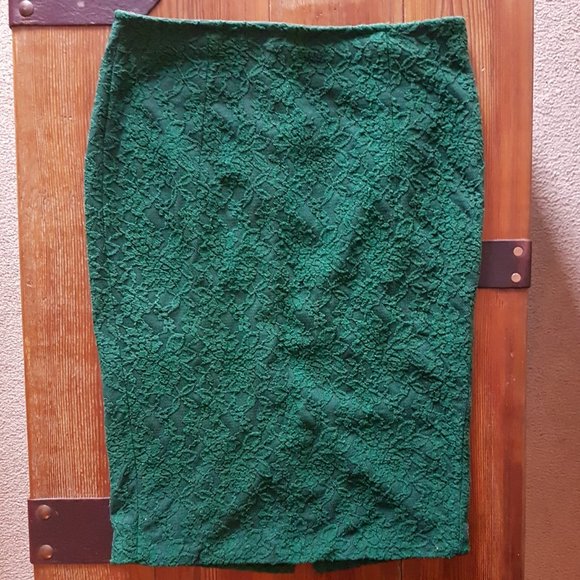 Women's Zara Green Lace Pencil Skirt - Picture 2 of 4